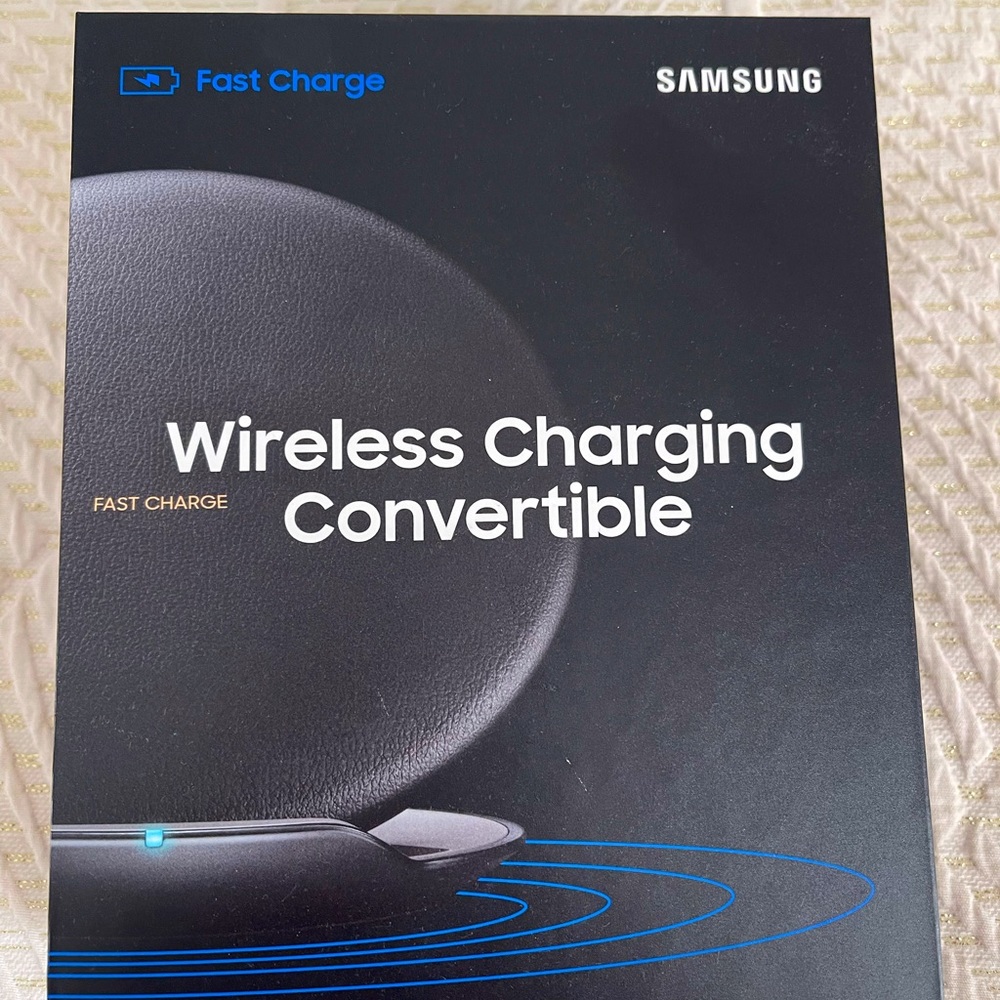 Samsung Wireless Charger in box